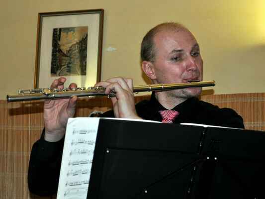 Na flétnu zahrál Dalibor Pavelka část skladby Panova flétna od francouzského skladatele Julese Mouqueta.