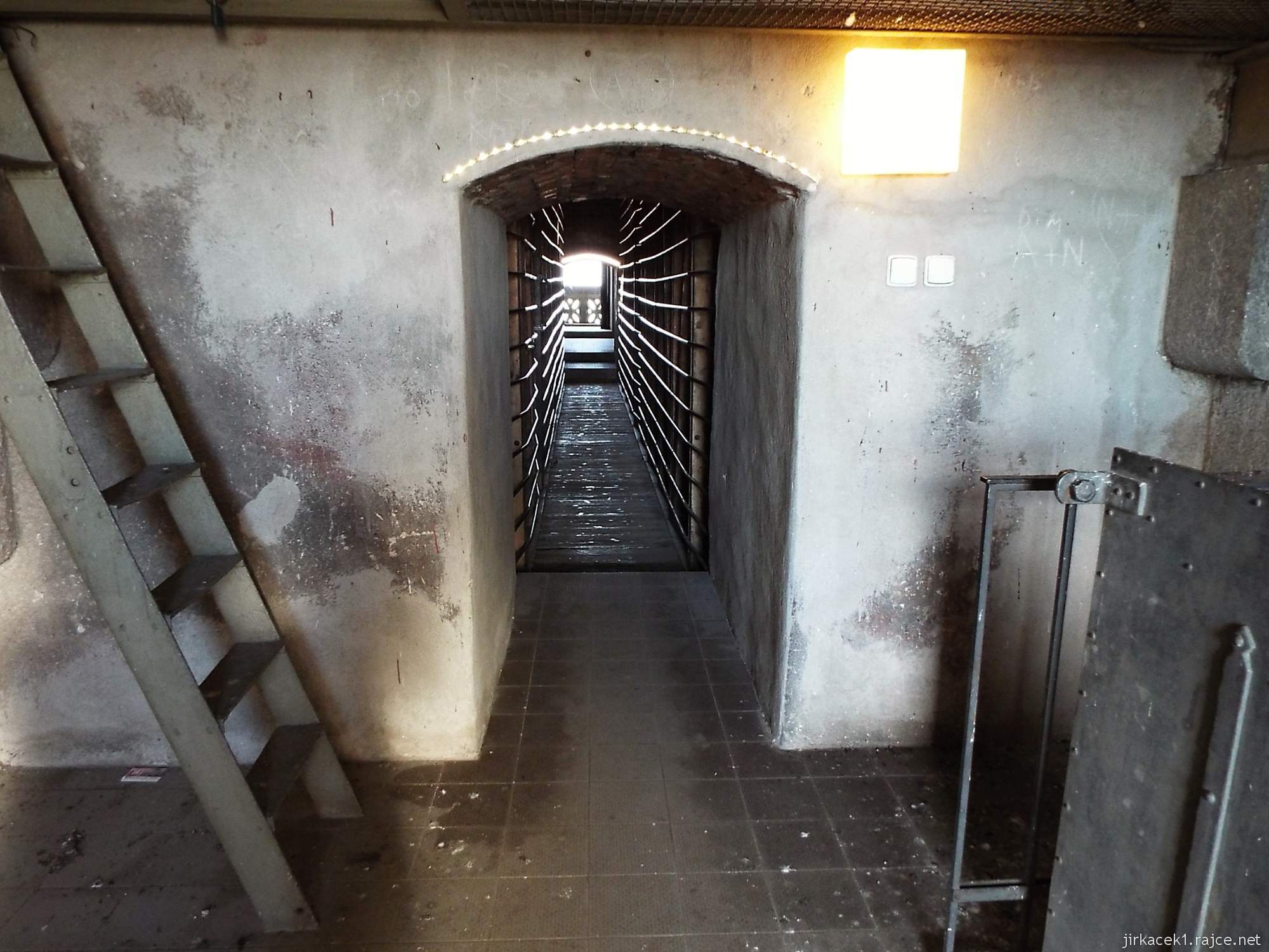 Brno - Katedrála sv. Petra a Pavla 22 - chodba ve věži