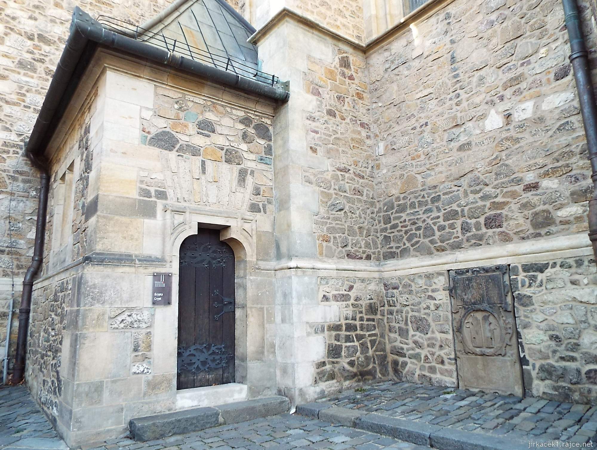 Brno - Katedrála sv. Petra a Pavla 36 - vchod do krypty