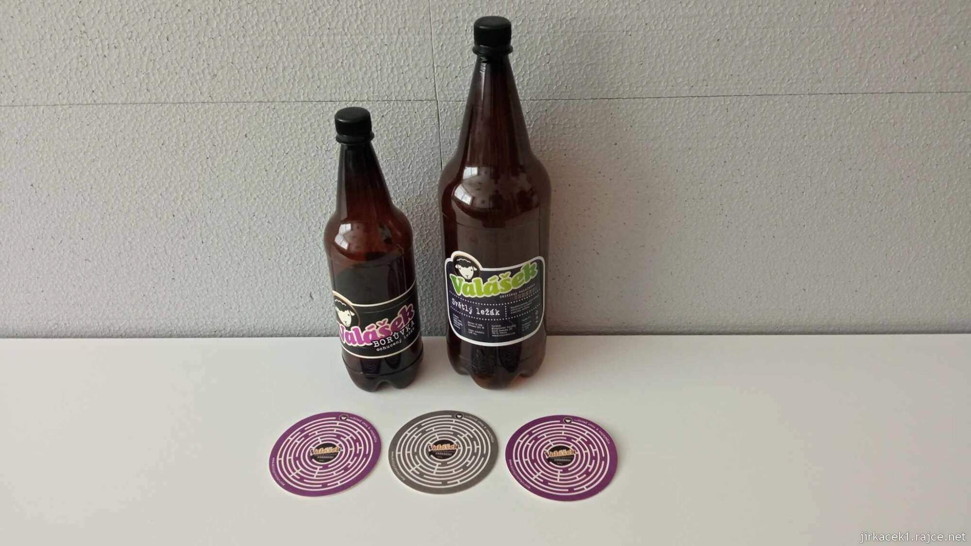 Vsetín - pivovar Valášek 2024 - zakoupené piva a získané tácky
