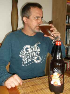 GUD BAJAT 13,5° Hazy Orange APA 5,5% svrchňák z Albrechtického pivovaru (U2D Pub craft beer) - Ječné a pšeničné, ovesné vločky, sladká pomer. kůra, curacao