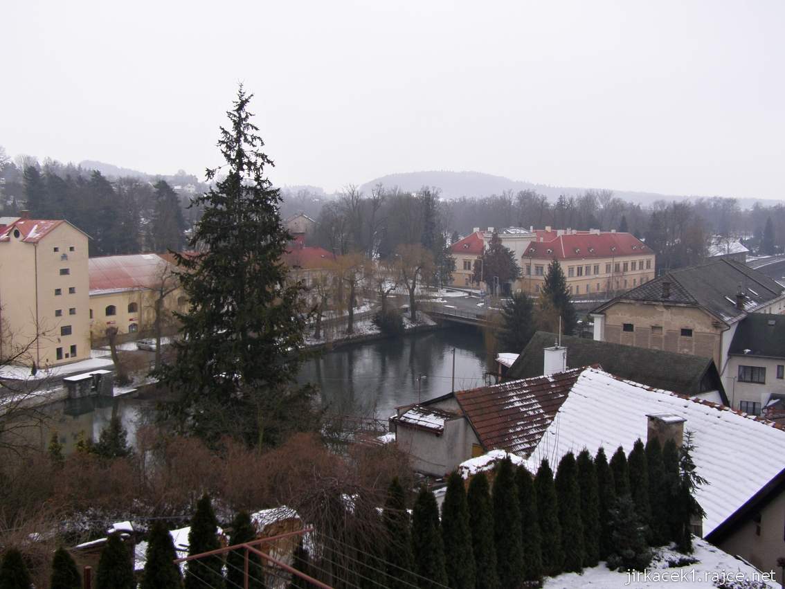 Choceň - zámek a Orlické muzeum - pohled ze hřbitova