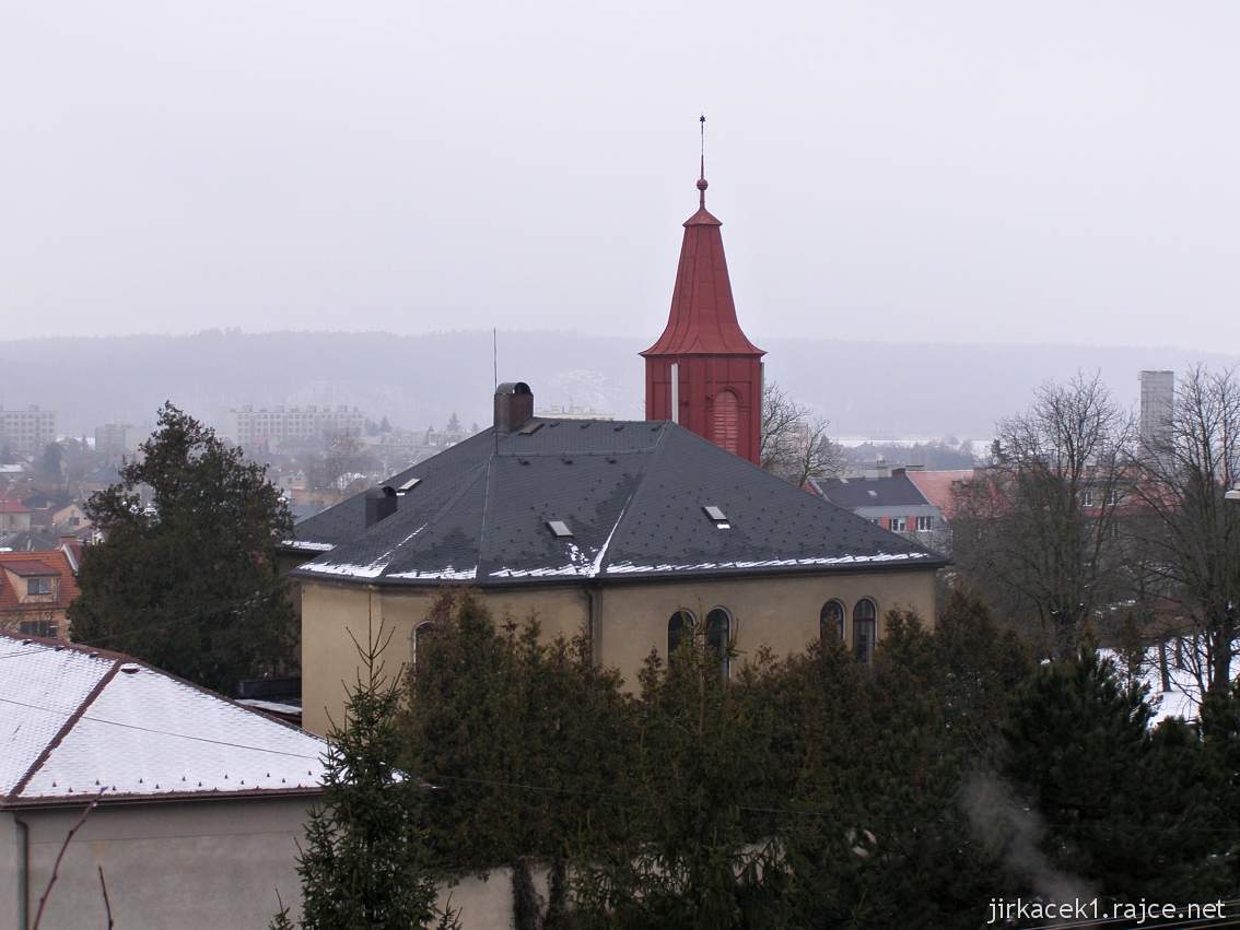 Choceň - kostel Českobratrské církve evangelické - pohled ze hřbitova