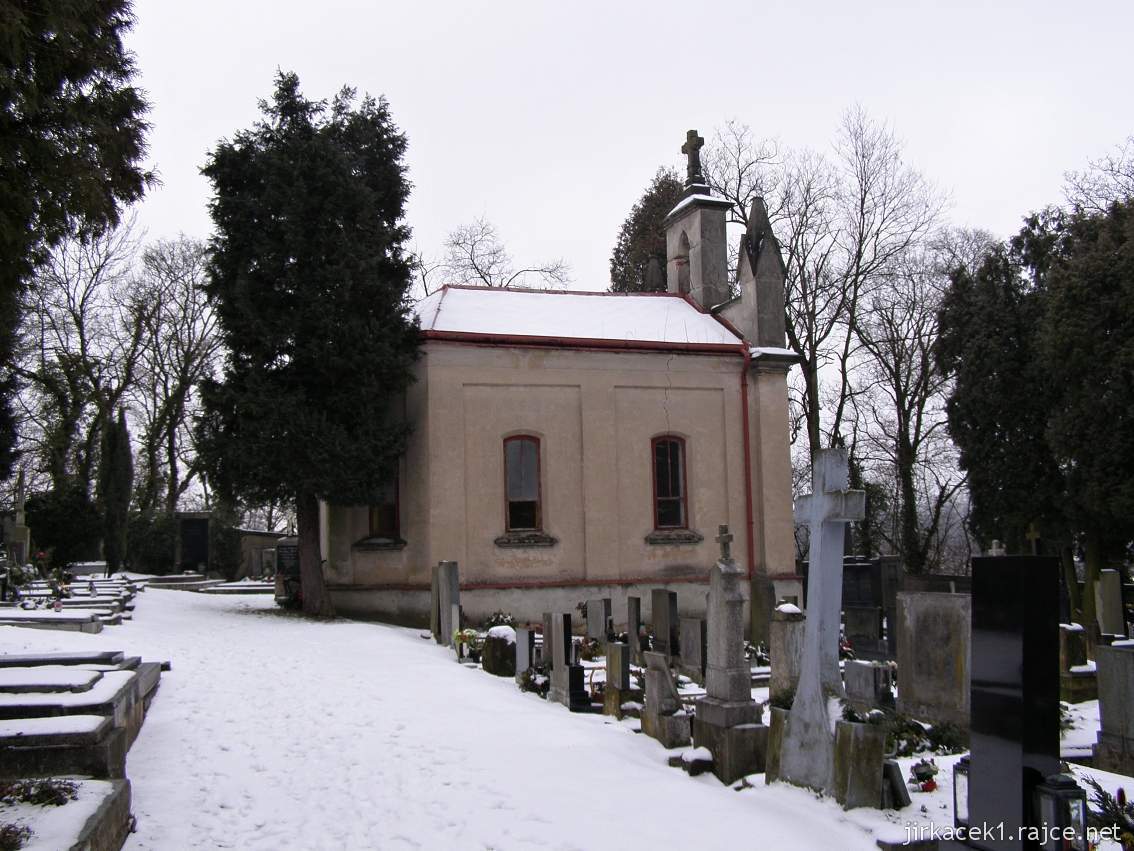 Choceň - hřbitovní kaple sv. Anny - boční pohled