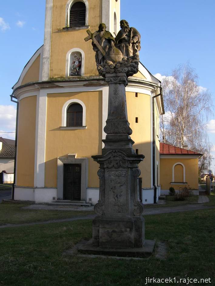 Moravská Huzová - kostel sv. Floriána - sloup