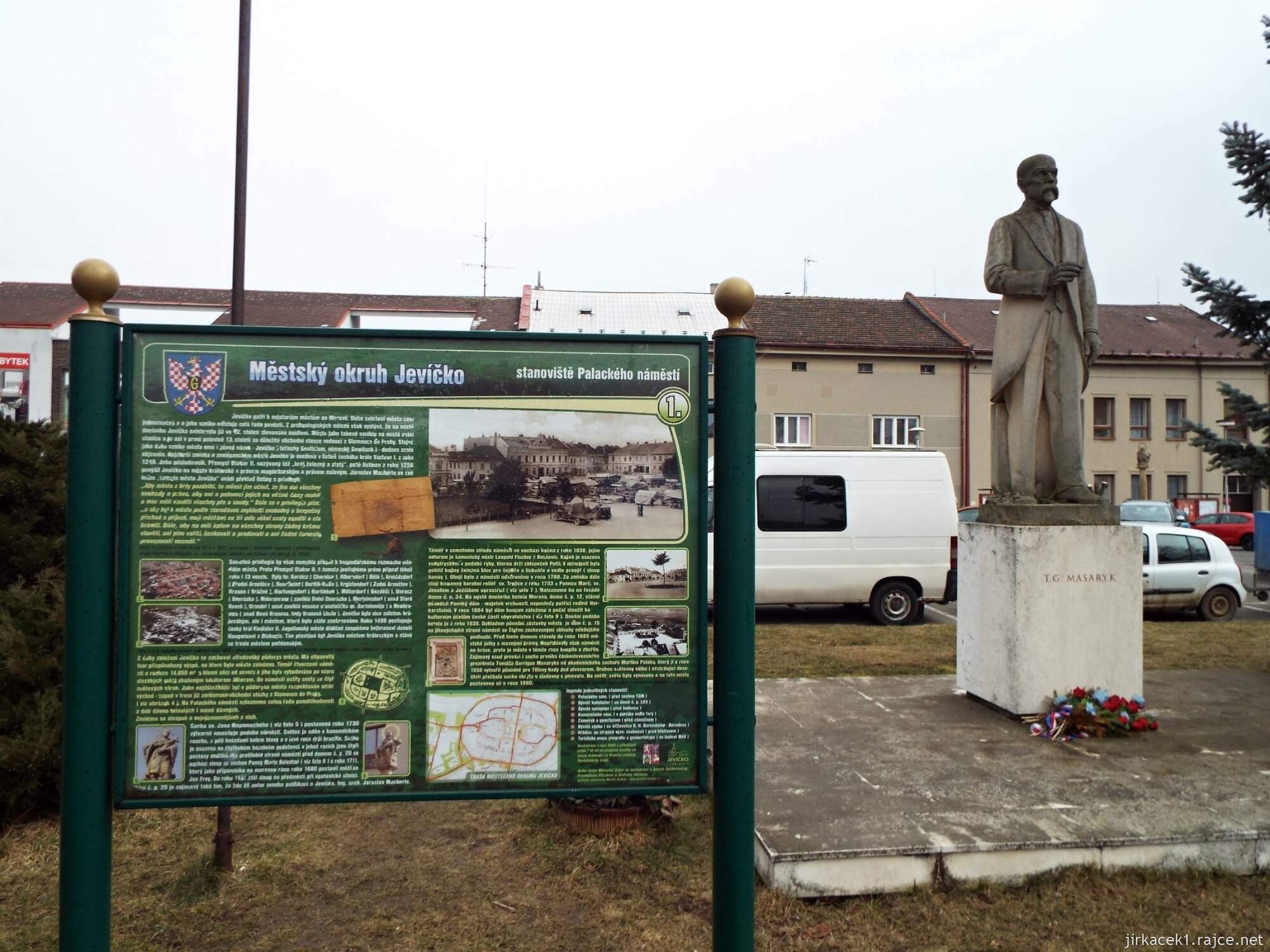 09 - Jevíčko - Palackého náměstí 22 - socha T.G. Masaryka