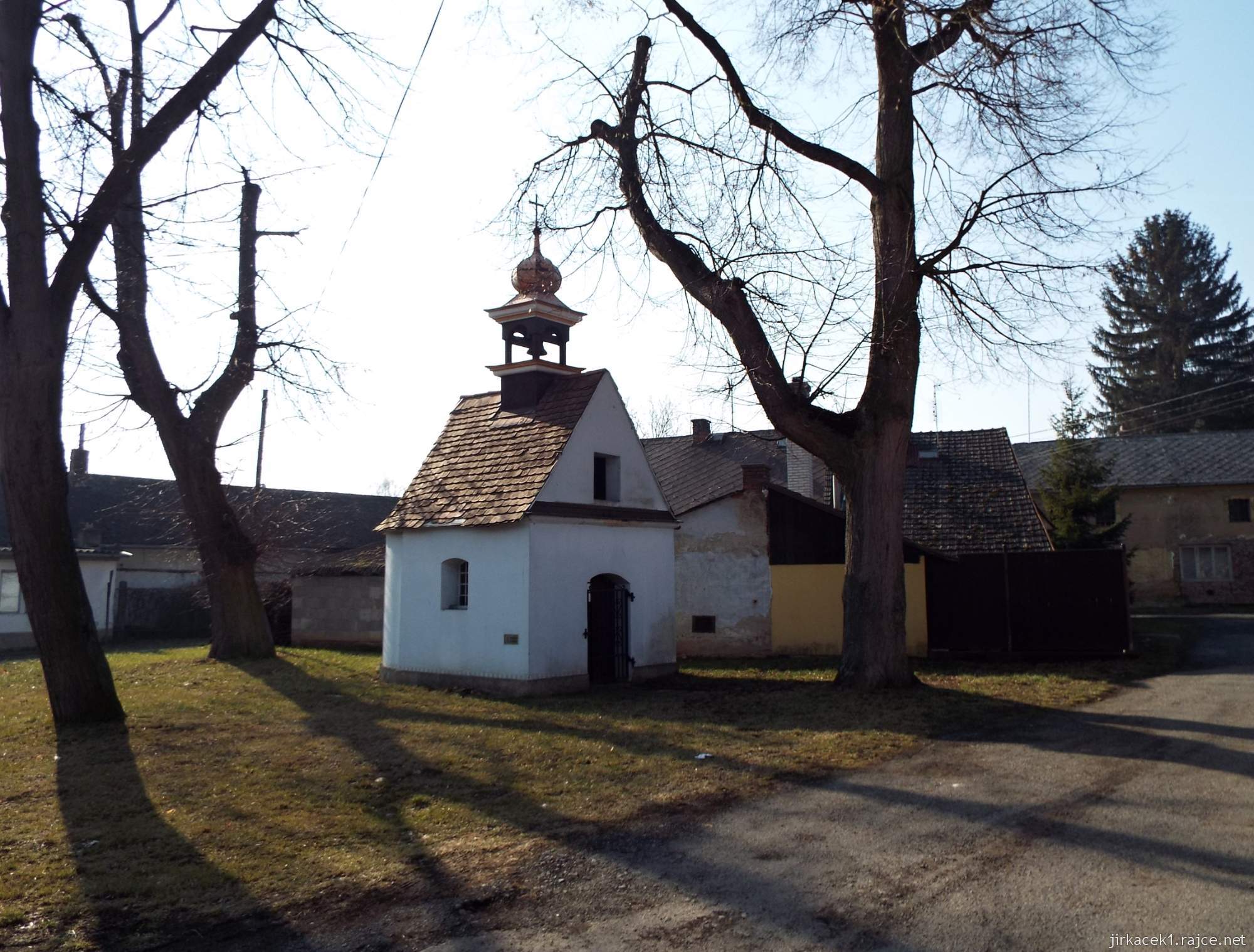 Víska - kaple sv. Floriána 01 a tři lípy z roku 1918