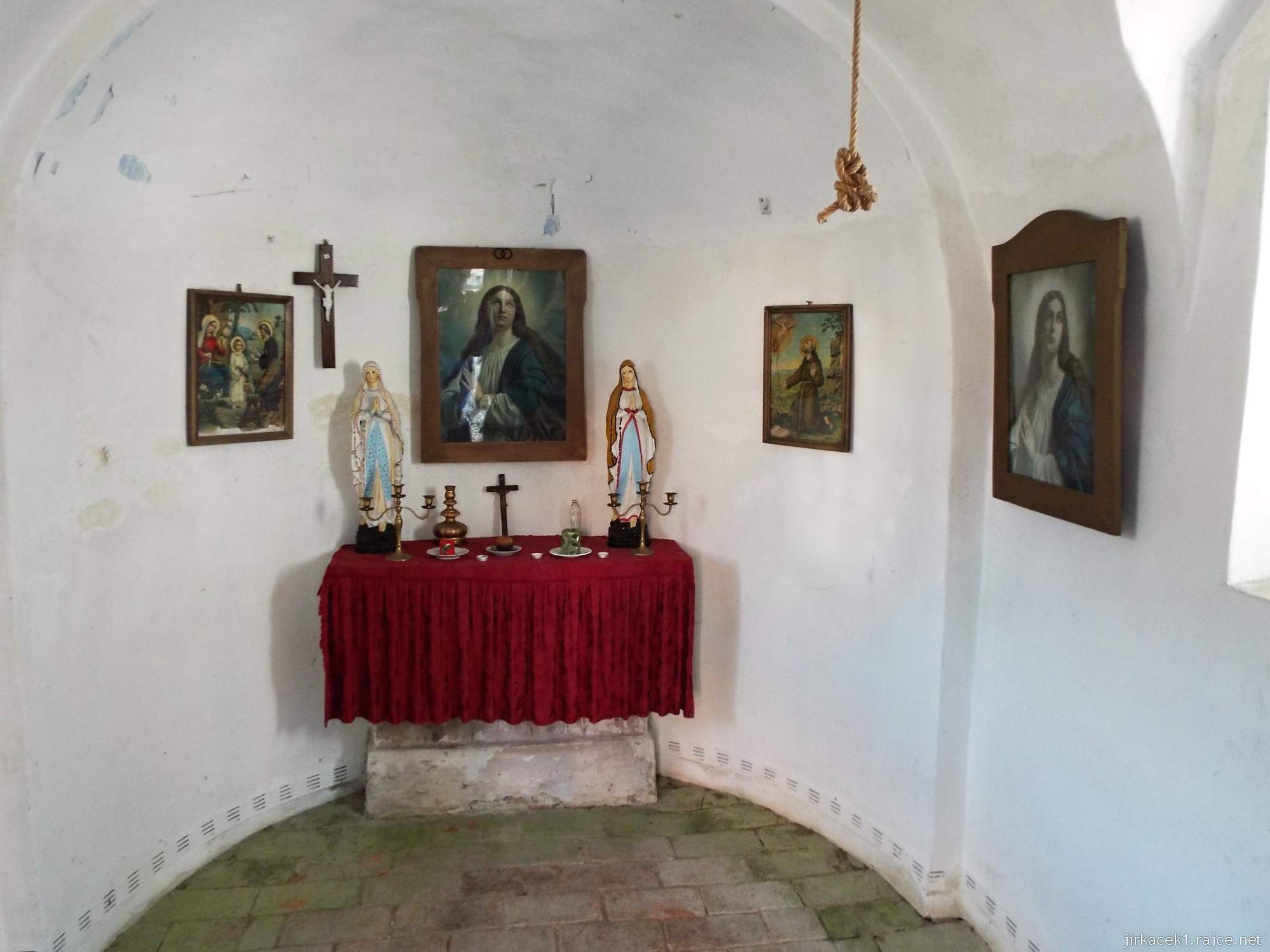 B - Víska - kaple sv. Floriána 08 - interiér kaple