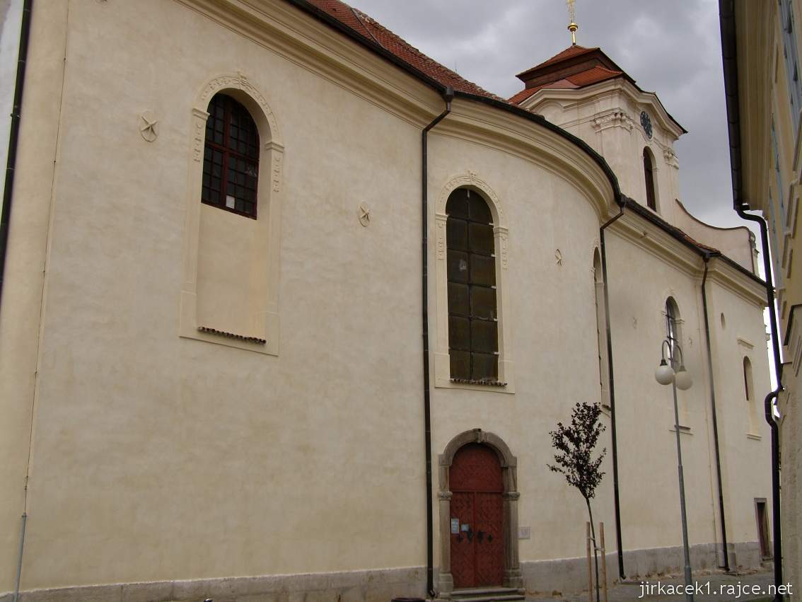 Dolní Bousov - kostel sv. Kateřiny - loď kostela