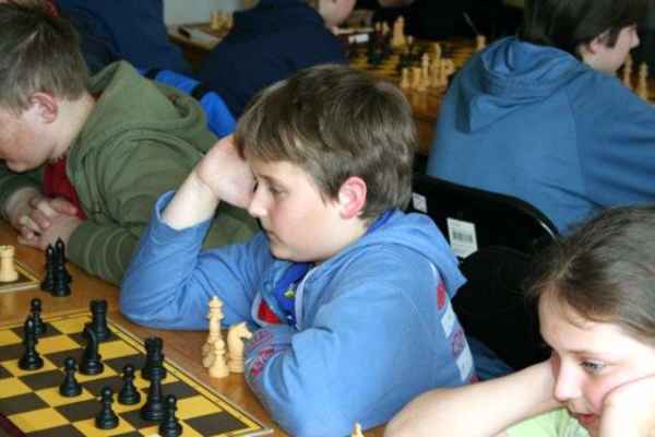 MČR škol (Olomouc, 9. - 10. 4. 2008) - Já jsem na 3. šachovnici uhrál 5 bodů