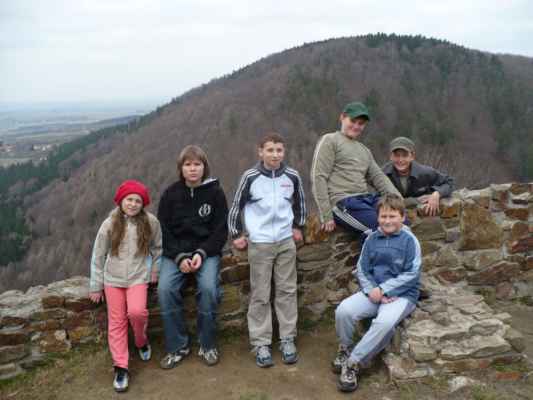 MČR mládeže (Seč , 8. - 15. 3. 2008) - Sedíme na hradbě
