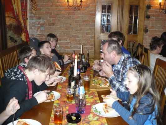MČR mládeže (Seč , 8. - 15. 3. 2008) - Přesunuli jsme se do pizzerie