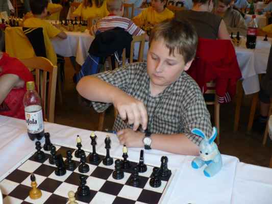 MČR družstev mladších žáků (Kyjov, 13. - 15. 6. 2008) - 3. šachovnice - já
Uhrál jsem 5,5 bodu