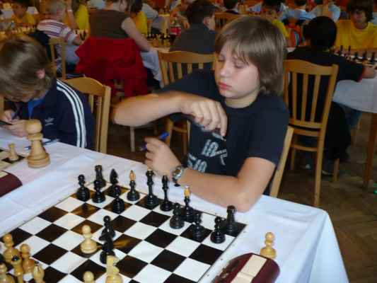 MČR družstev mladších žáků (Kyjov, 13. - 15. 6. 2008) - 1. šachovnice - Robin Hrdina 
Uhrál 5,5 bodu