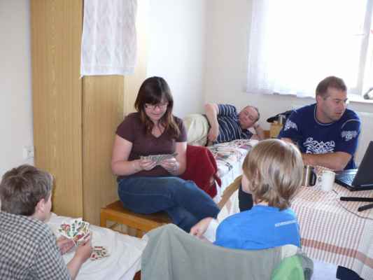 MČR družstev mladších žáků (Kyjov, 13. - 15. 6. 2008) - Hrajeme na pokoji karty