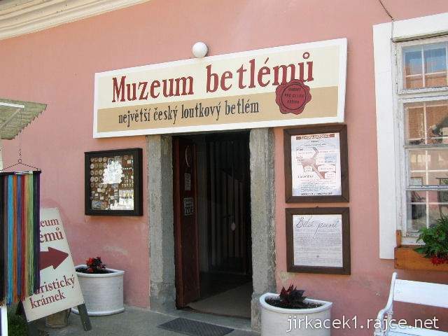 muzeum betlémů Karlštejn 03 - vchod do muzea