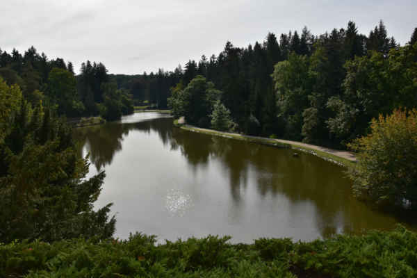 Pohoda v průhonickém parku a Ladovy Hrusice - Podzámecký rybník v průhonickém parku.