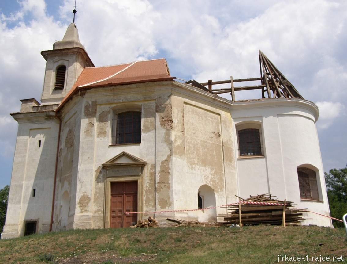Dolní Kounice - Kaple sv. Antonína během oprav roku 2014