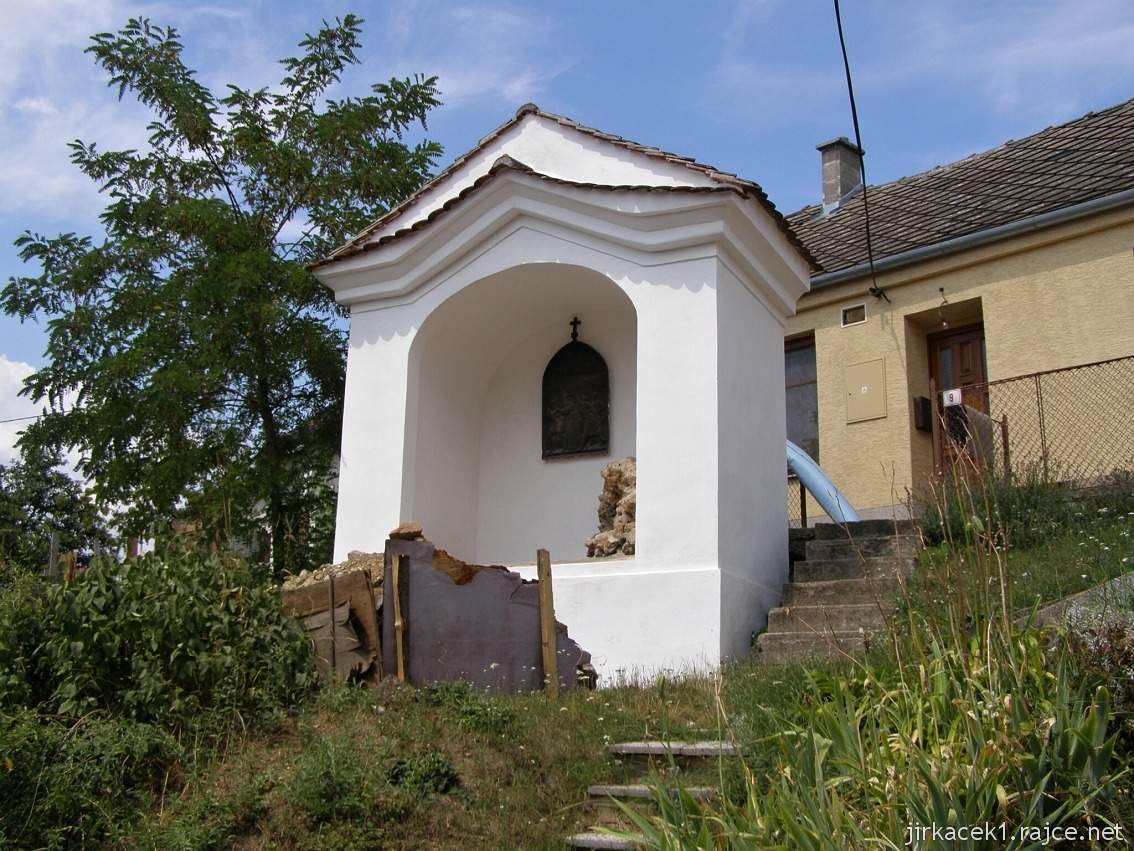 Dolní Kounice - Kaple sv. Antonína - křížová cesta