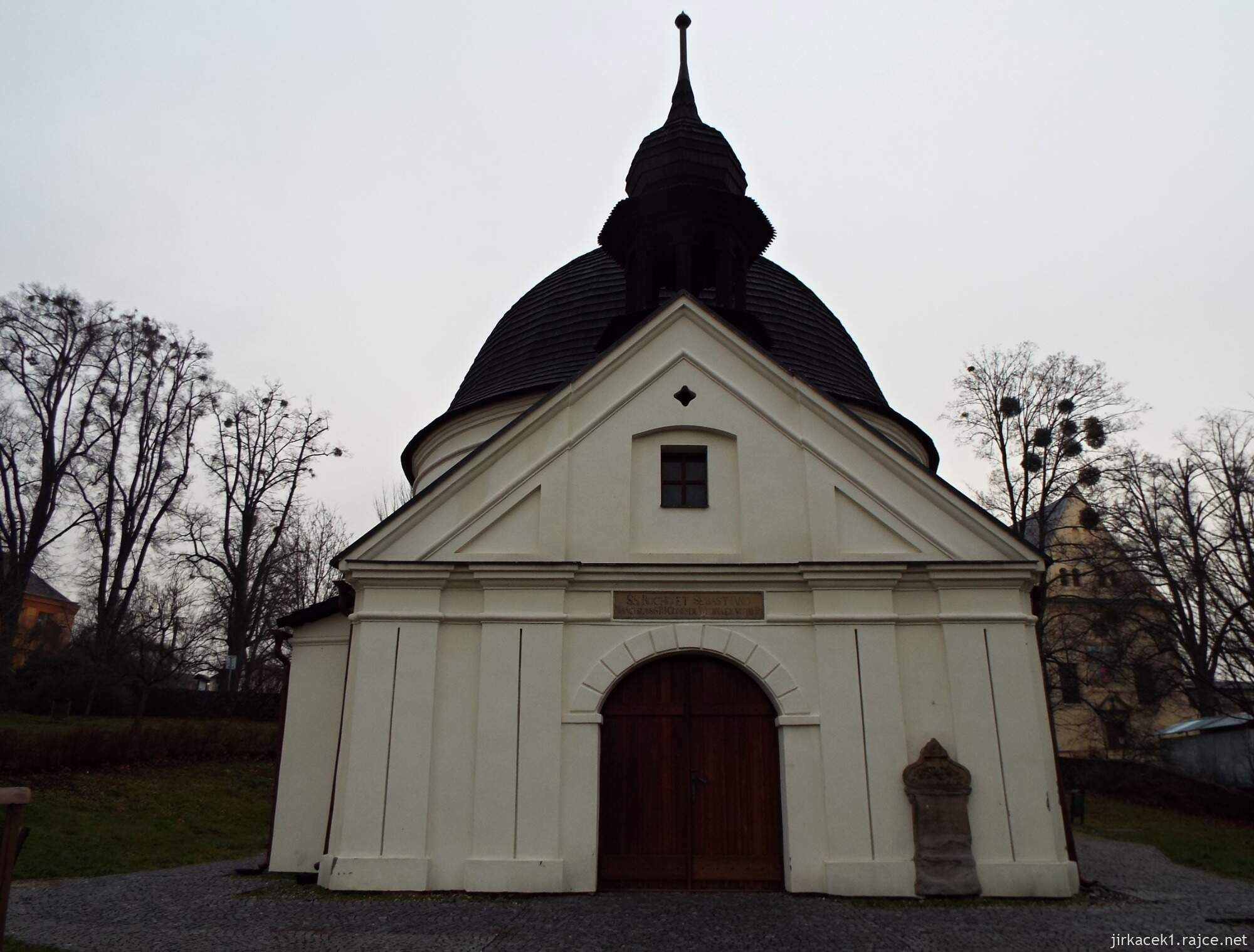 B - Fulnek - kaple sv. Rocha a Šebestiána 07 - čelní pohled