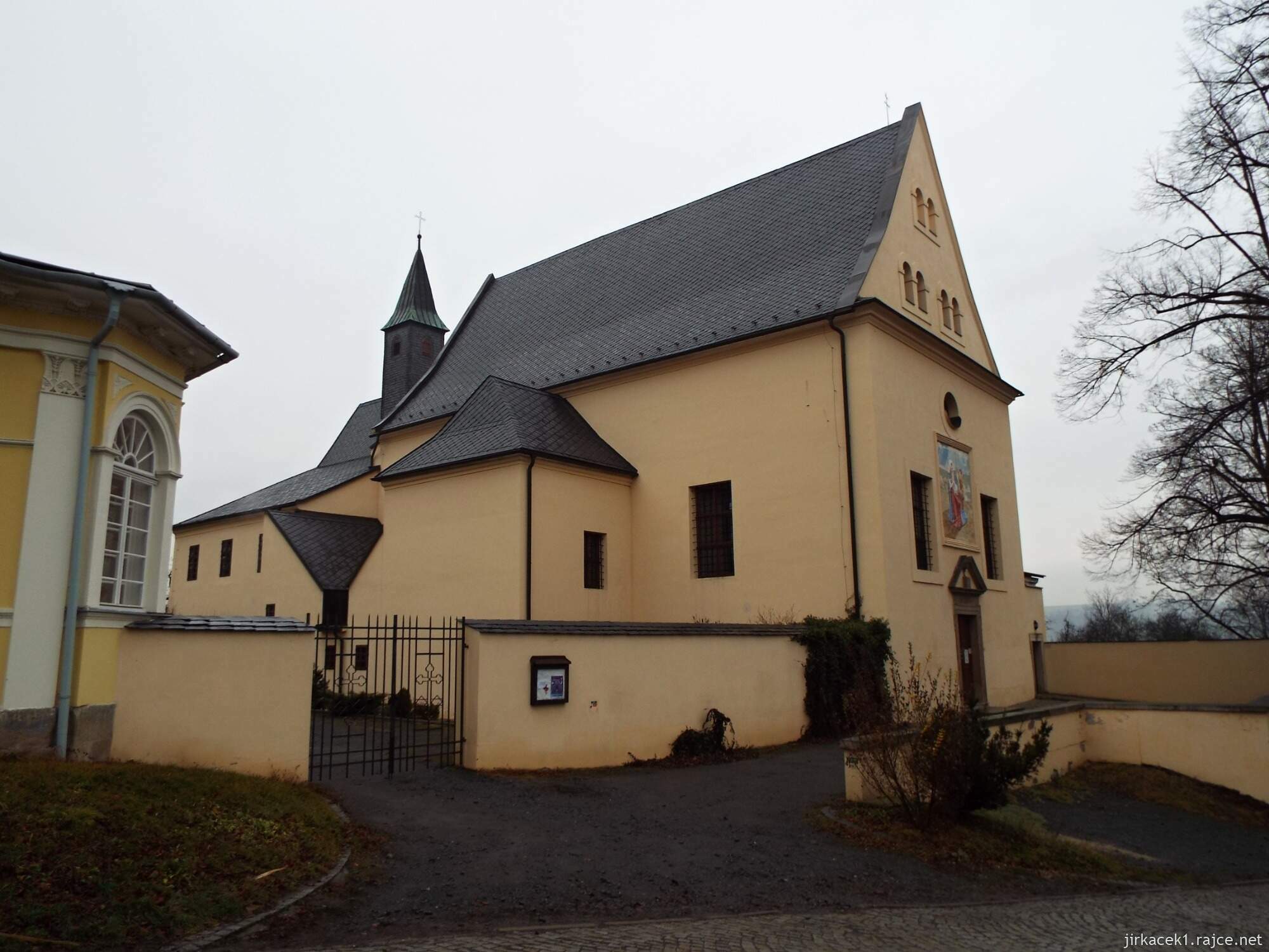 C - Fulnek - kostel sv. Josefa a kapucínský klášter 01 - celkový pohled na kostel
