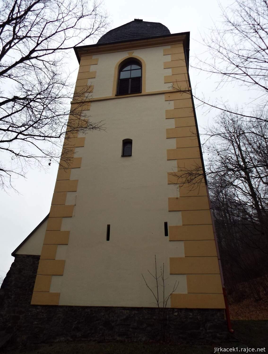 I - Fulnek - kostel Nejsvětější Trojice 34 - Černá věž a zvonice nad kostelem