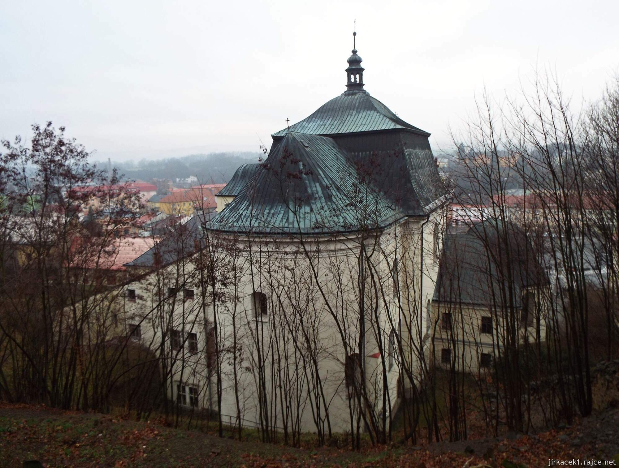 I - Fulnek - kostel Nejsvětější Trojice 39 - pohled na kostel ze schodiště nad Černou věží