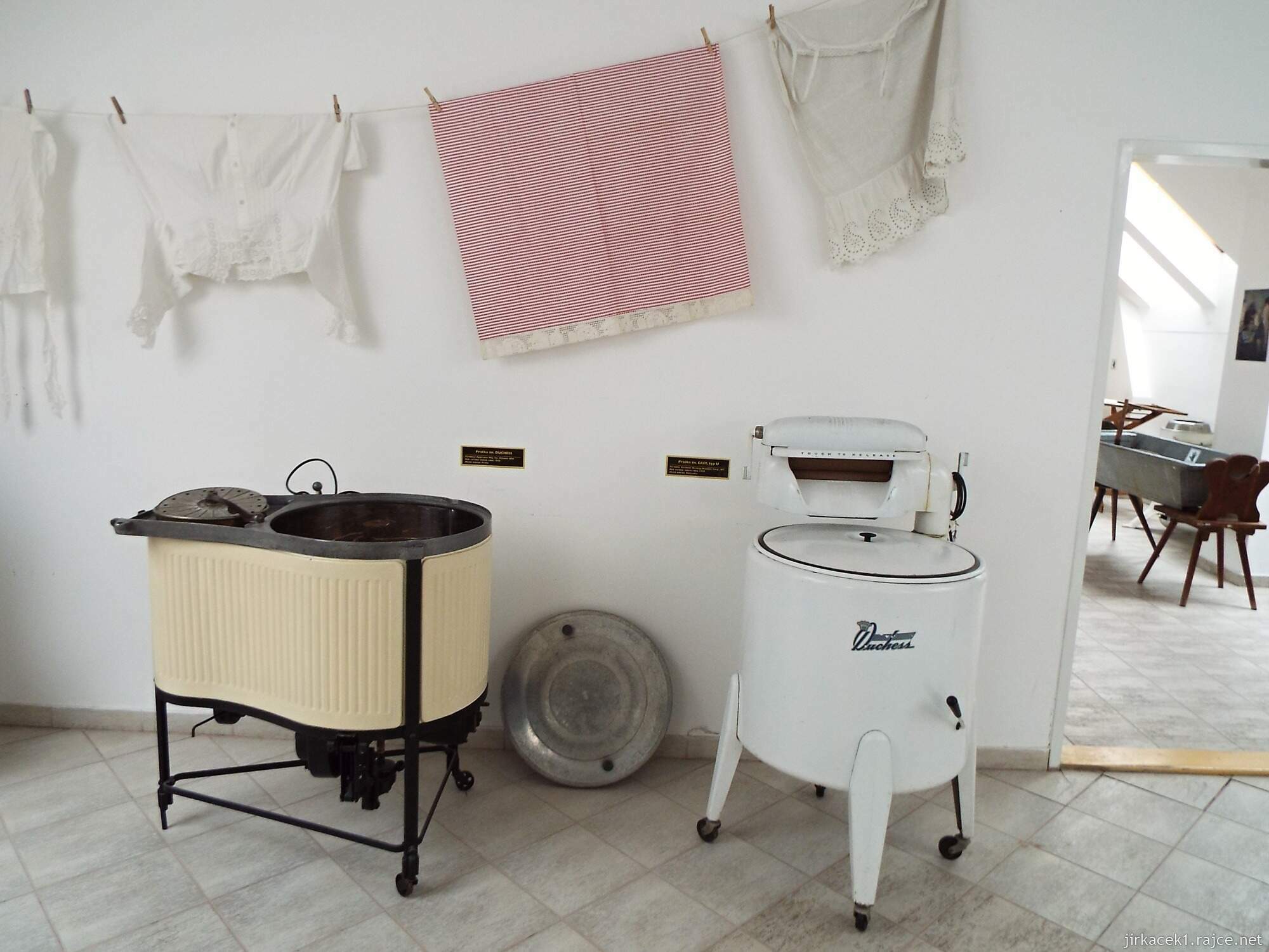 42 - Svitavy - městské muzeum 33 - expozice prací techniky