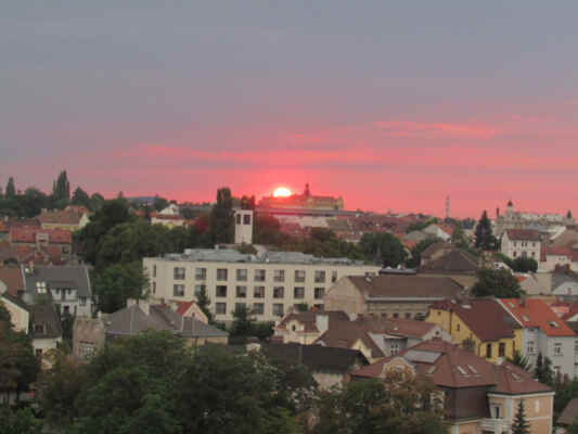 západ sluníčka za Bartolmějem - další fotografie jsou z podvečerních vycházek během našeho týdne v Kolíně