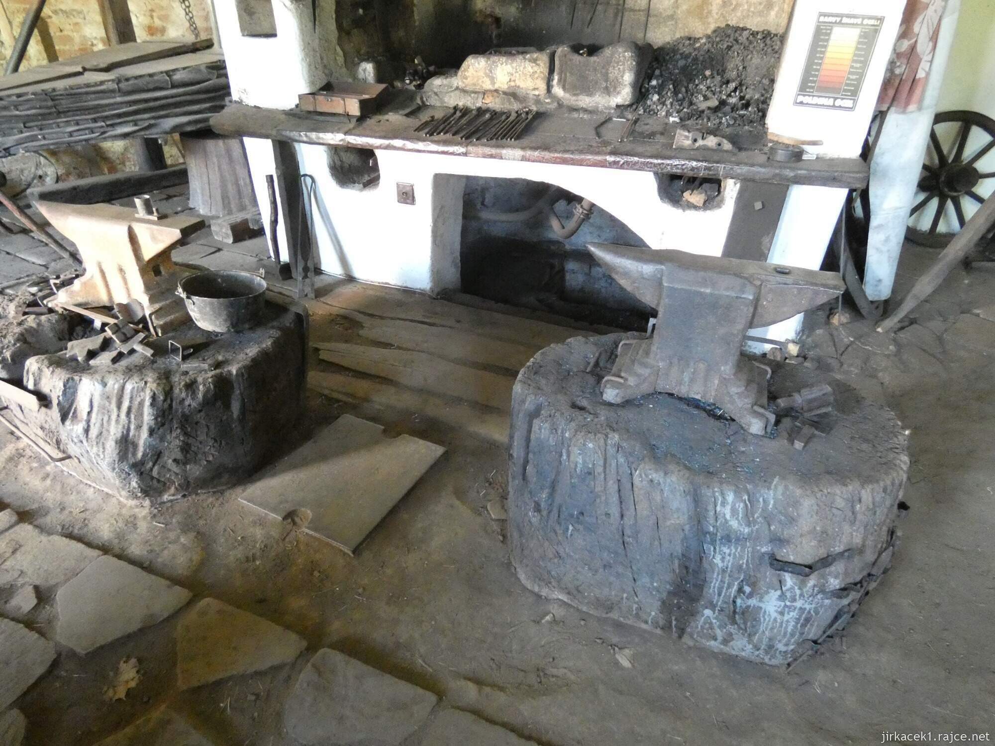 F - Holešov - Zemanova kovárna - Malé muzeum kovářství 014