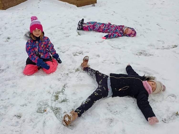 Hrátky na sněhu ve školní družině