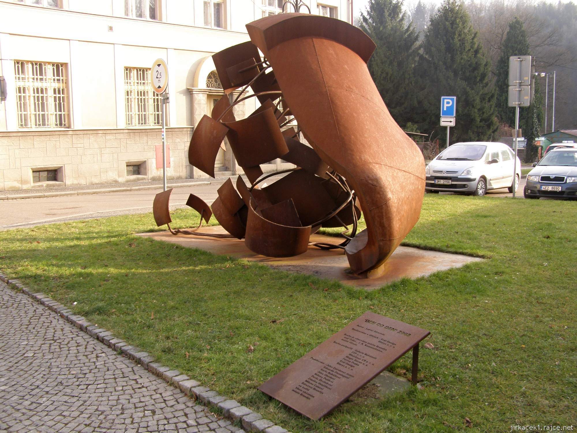 Brandýs nad Orlicí - Náměstí Komenského - dílo Den co den z roku 2003
