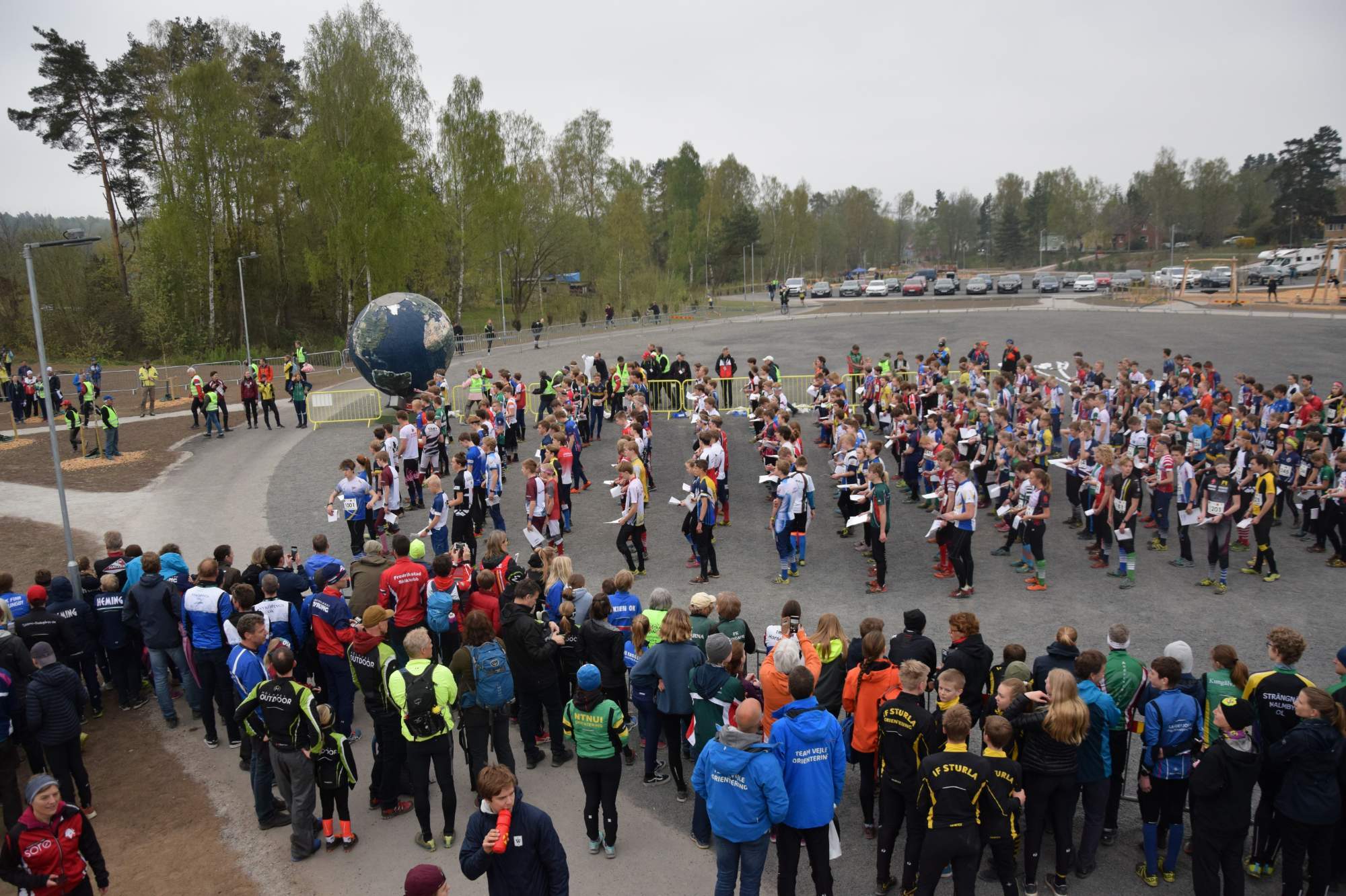 tři západočeské štafety na startu žákovské Tiomily  (Radim, Olín, Šimon St.) tři západočeské štafety na startu žákovské Tiomily  (Radim, Olín, Šimon St.)