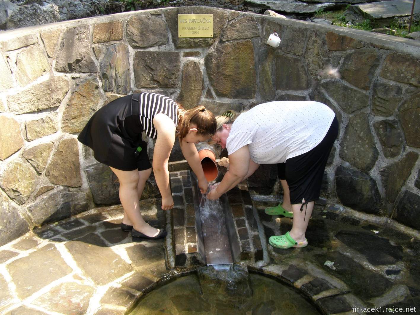 Bělá - Priessnitzovy přírodní lázně 03 - pramen židlo