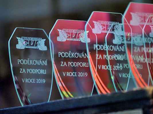 Motocross cup 2019 - vyhlášení - 2.8 1/80 s 6400 OLYMPUS M.40-150mm F2.8 150.00 mm 150.00 mm 
Keywords: sport