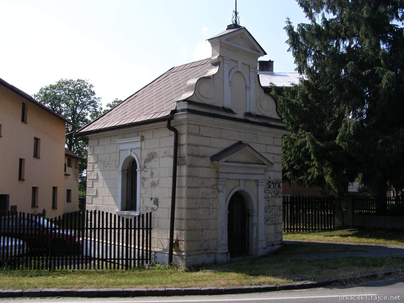 Hlučín - kaple na Celní ulici - celkový pohled