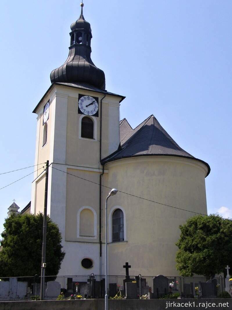 Hať - kostel sv. Matouše 10 - čelní pohled