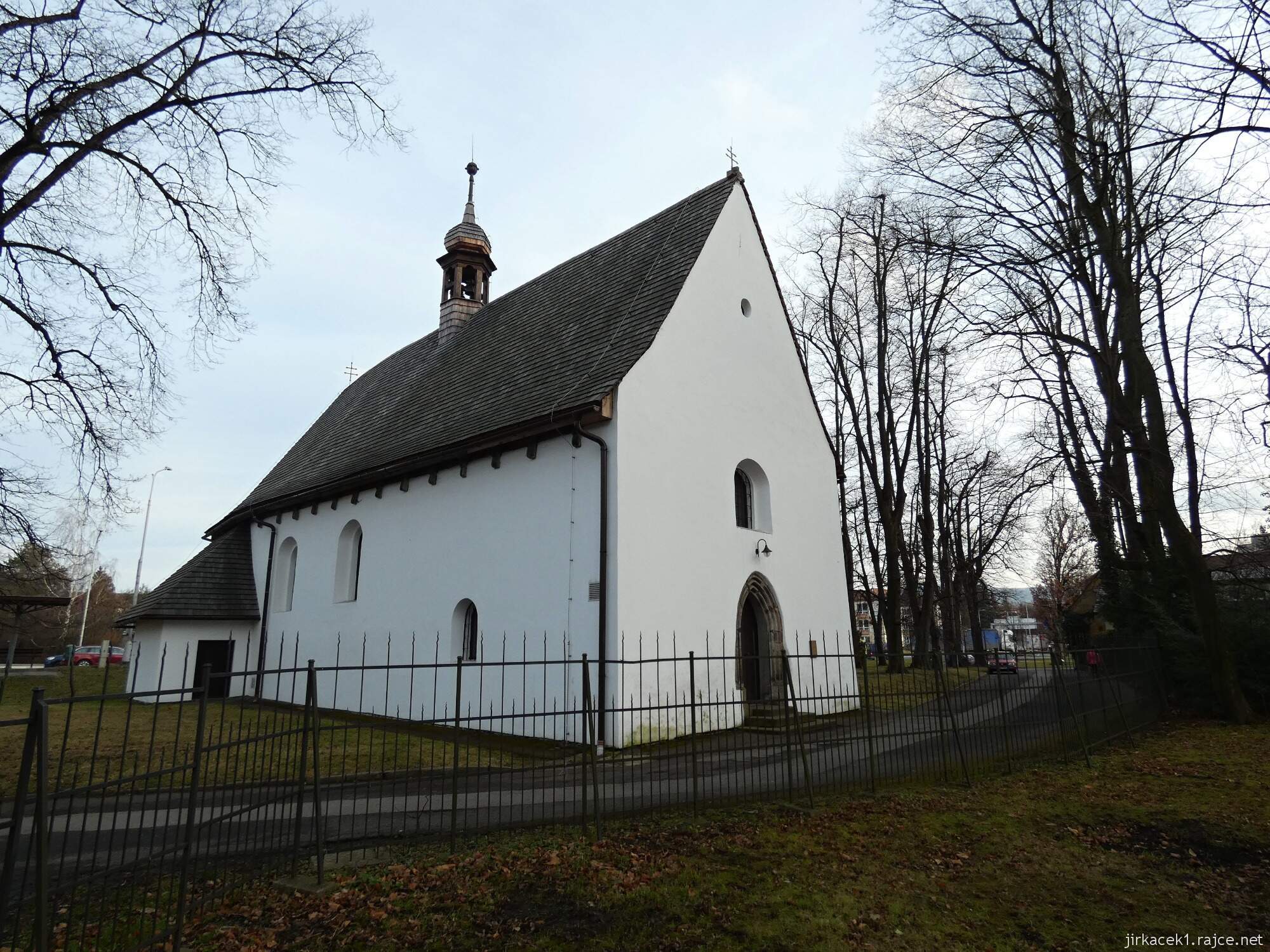Valašské Meziříčí - kostel sv. Jakuba Většího 05 - celkový pohled