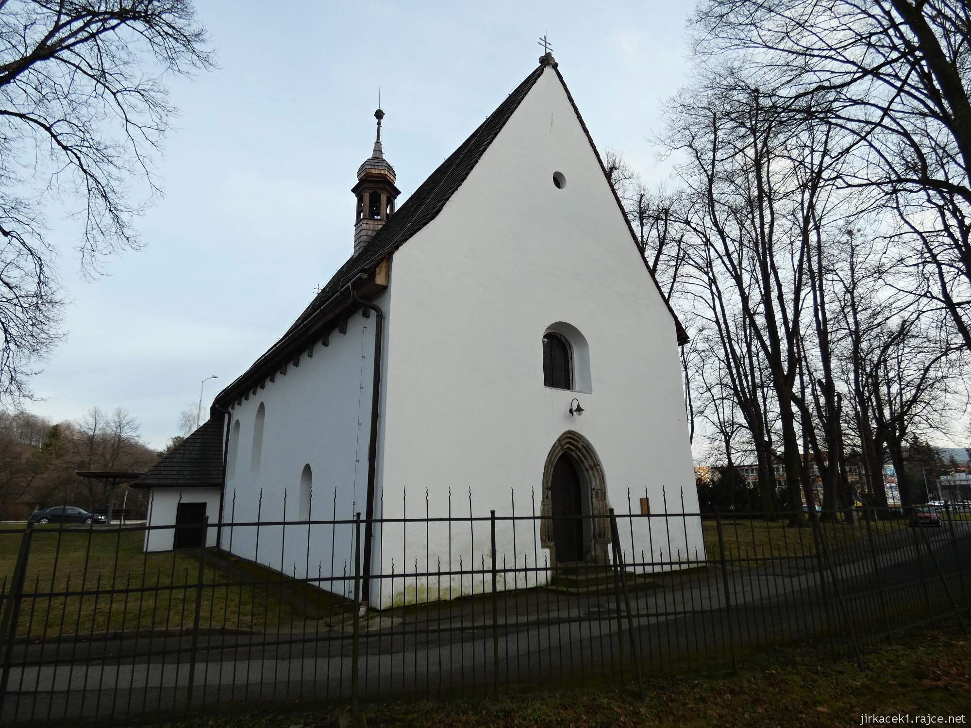 Valašské Meziříčí - kostel sv. Jakuba Většího 06 - čelní pohled