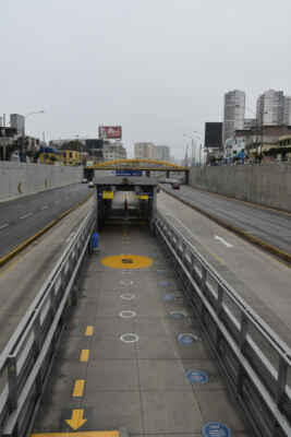 Lima - Metro, co vlastně není metrem.