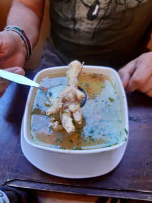3.den: Zastávka v oáze Huacachina - Výborná kuřecí polévka...