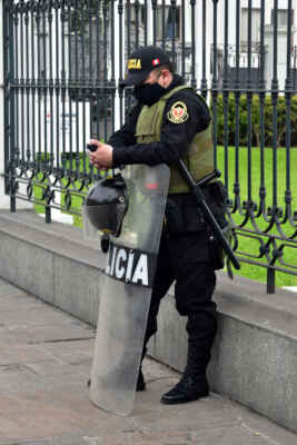 Lima - Policie na každém rohu.
