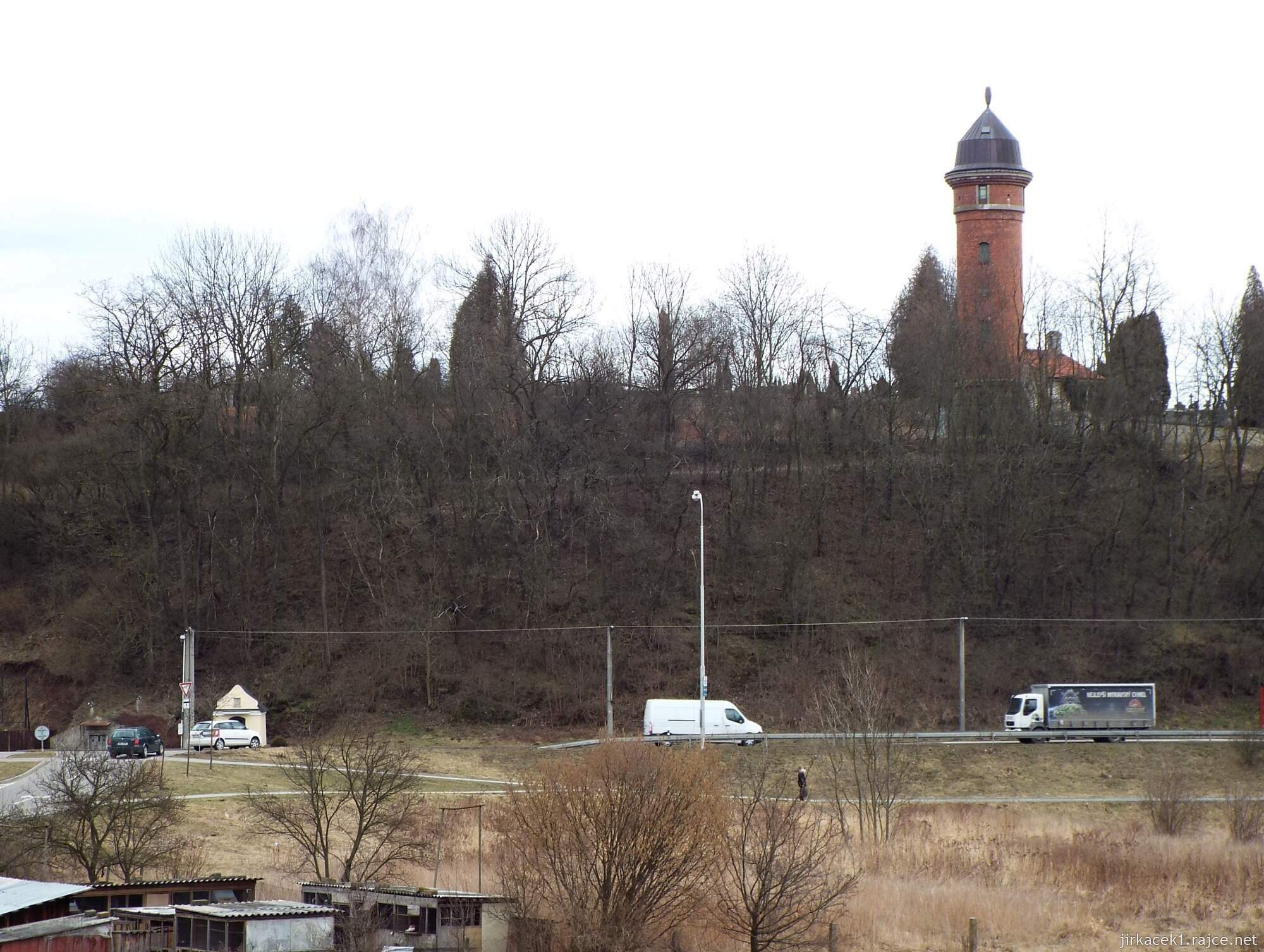 18 - Letovice - Vodárenská věž 11 - pohled z dálky
